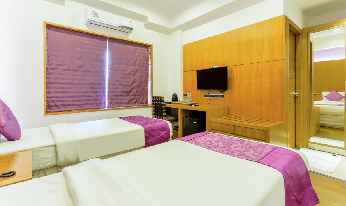 Medora Hotel Kozhikode Exterior foto